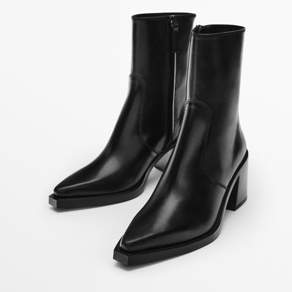 NWT. Massimo Dutti Leather Square Heel Ankle Boots. Size 7,5.